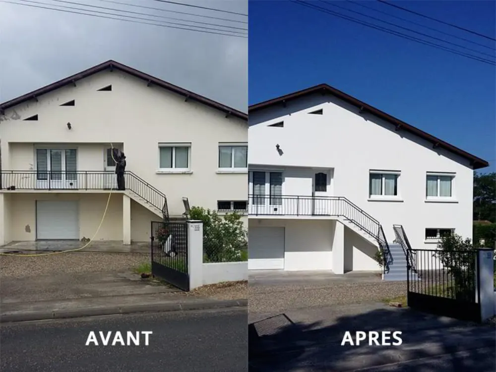 Montage Avant/Après du ravalement d'une maison avec escalier extérieur : nettoyage puis repeinte en blanc.