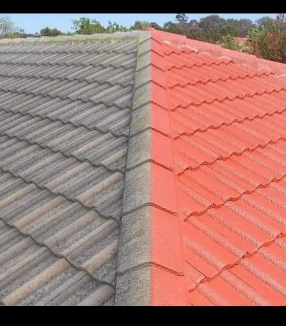Split screen d'un toit, une moitié avec des tuiles grises sales, l'autre moitié repeinte/traitée en rouge vif.